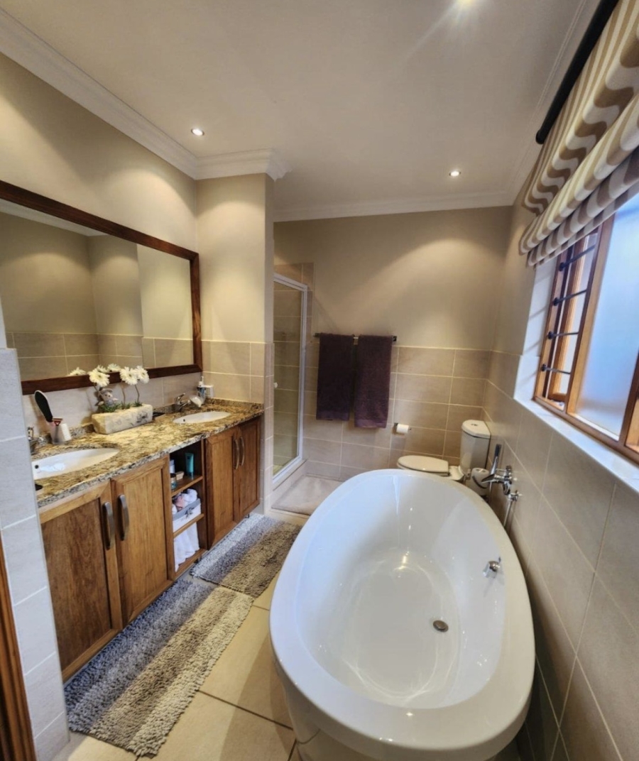 3 Bedroom Property for Sale in Wilkoppies North West